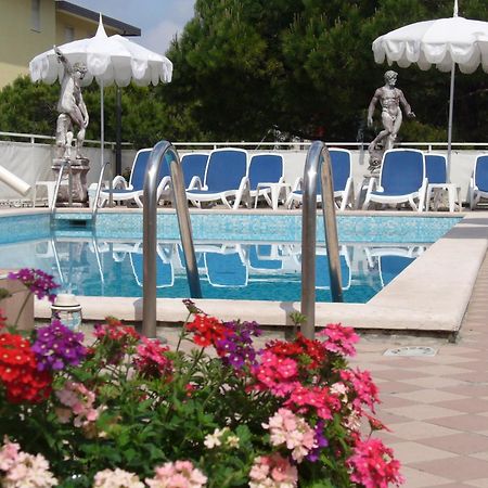 Hotel Trevi Jesolo Extérieur photo