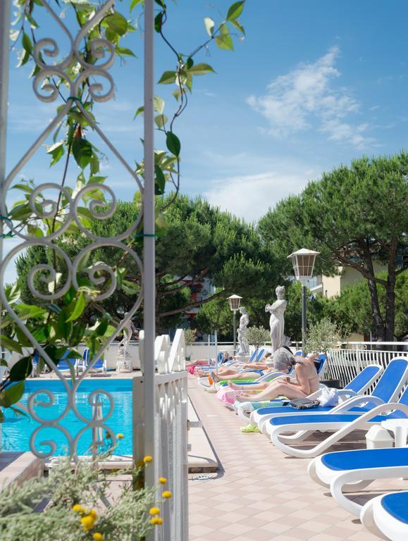 Hotel Trevi Jesolo Extérieur photo