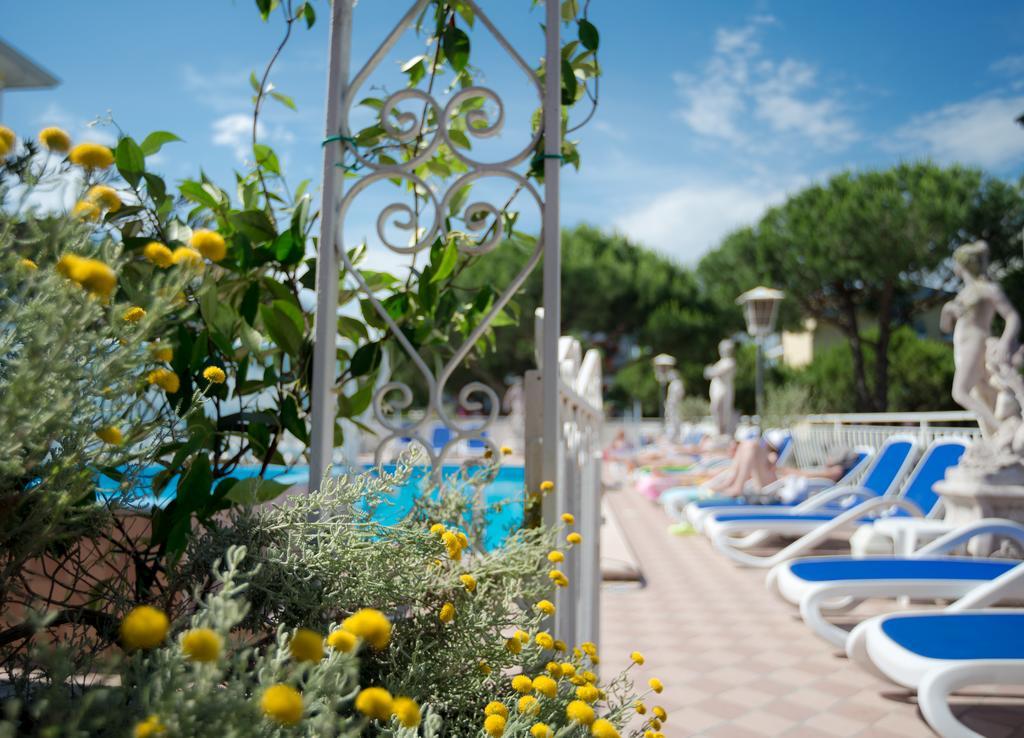 Hotel Trevi Jesolo Extérieur photo